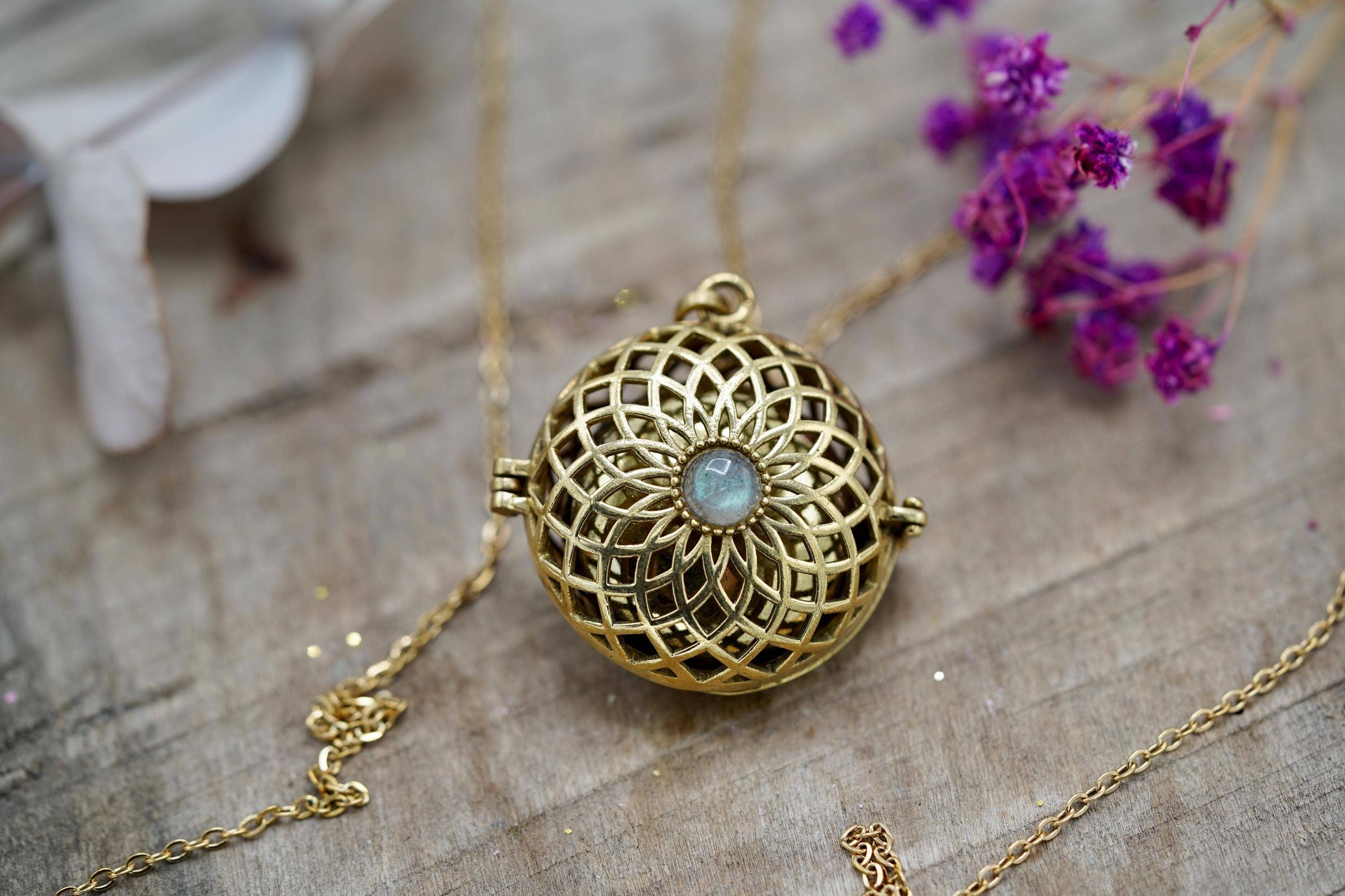 Kaali Boutique - Wholesale Pendant/Charm Necklace - Labradorite Bola Necklace for Pregnant Woman, Baby Shower Gift0