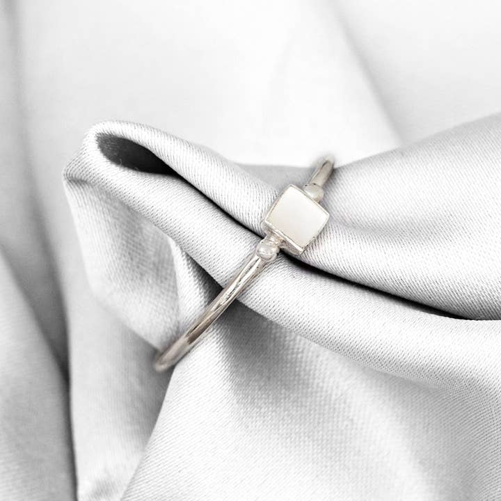 MadamLili - Wholesale Single Stone/Solitaire Ring - Mother of Pearl Ring - 925 Sterling Silver - Minimalist Jewelry - RG925-282