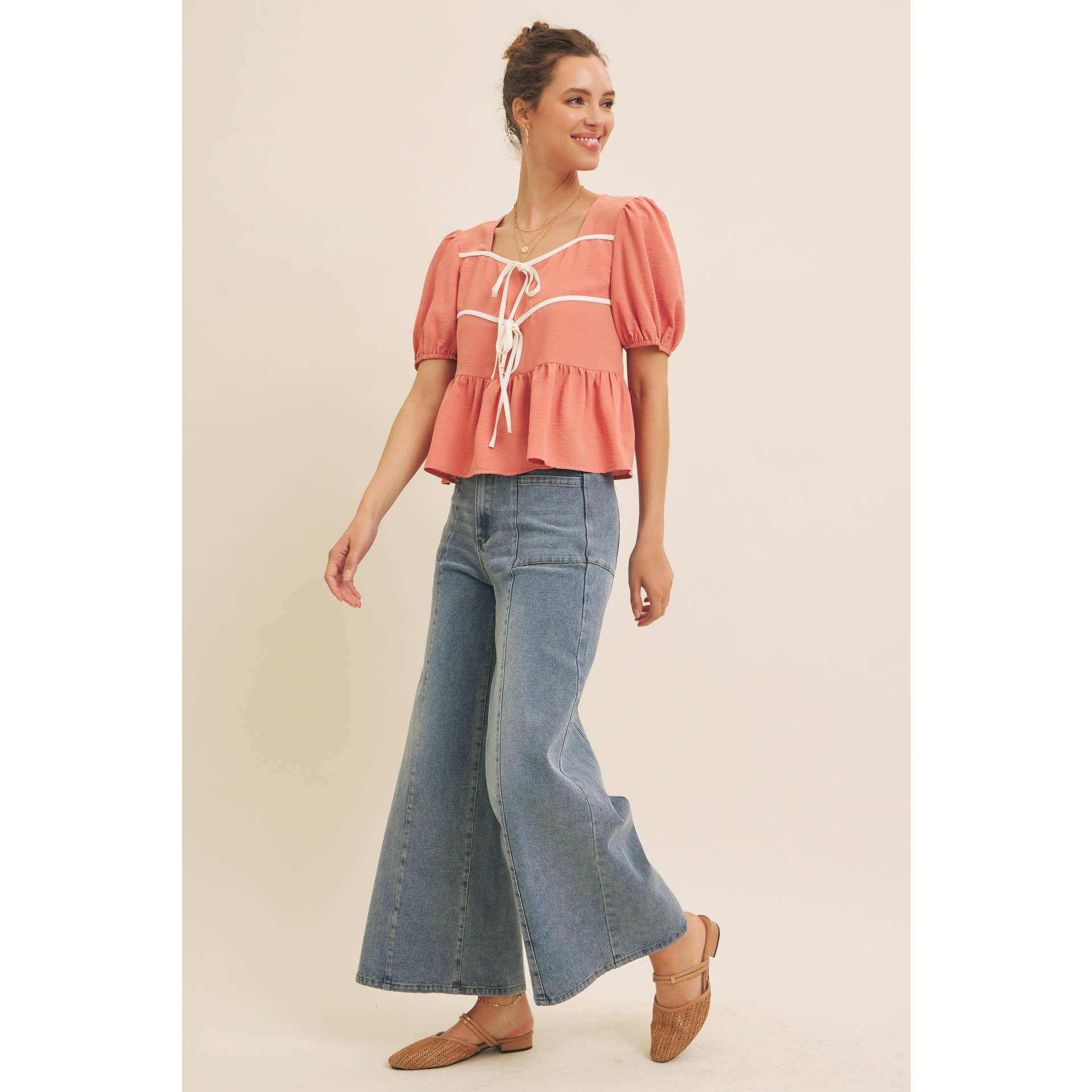 in february - Vente Chemisier – femme - BLOUSE BABYDOLL CHARMANTE AVEC NŒUDS CONTRASTÉS17