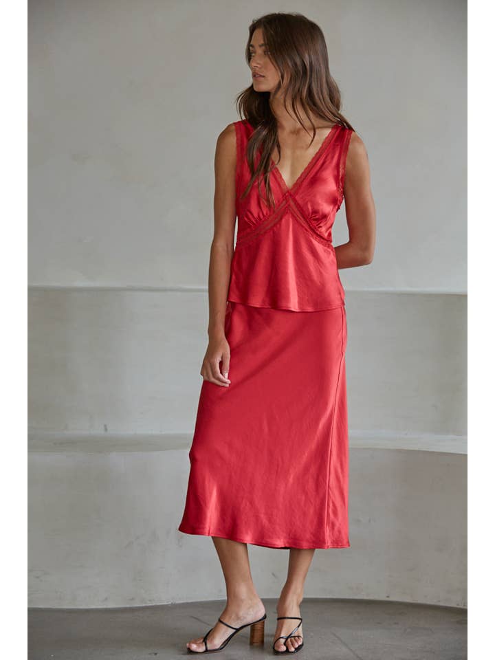 Red L9553T | Woven Polyester Spandex Satin Sleeveless V-Neck Top for wholesale on Faire1