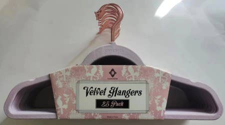 Concepts In Time – Cabides por atacado – Conjunto de 25 Cabides Aveludados para Adultos3