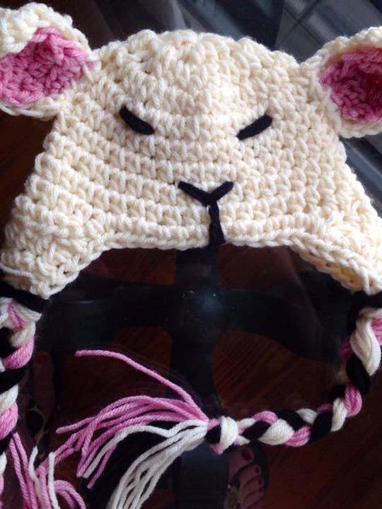 Sleepy Lamb hæklet hat for engroshandel hos Mad Hatter Farm