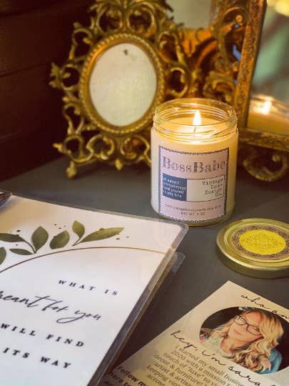 BossBabe - Candela in cera di soia, in stile vintage di lusso, versata a mano per la vendita all'ingrosso da parte di Vintage Luxe Design Co.