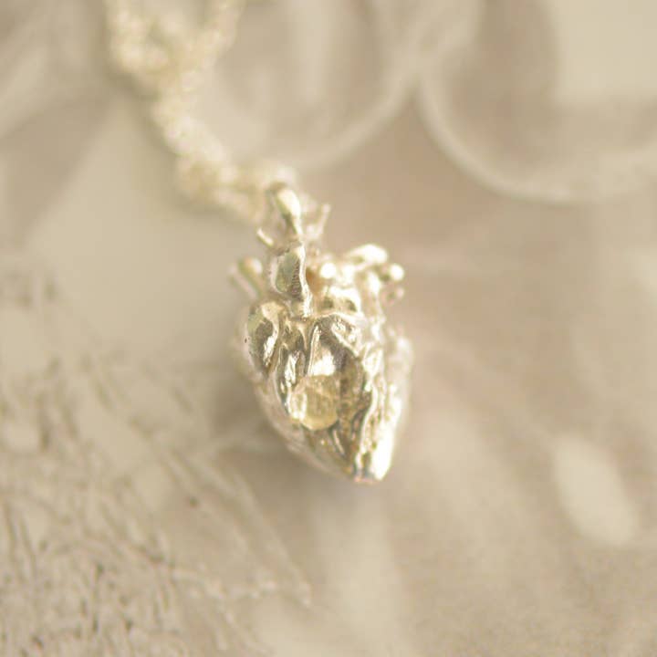 Montestruque - Venta al por mayor Collares con colgantes/abalorios - Collar de corazón anatómico hecho a mano de Only Love