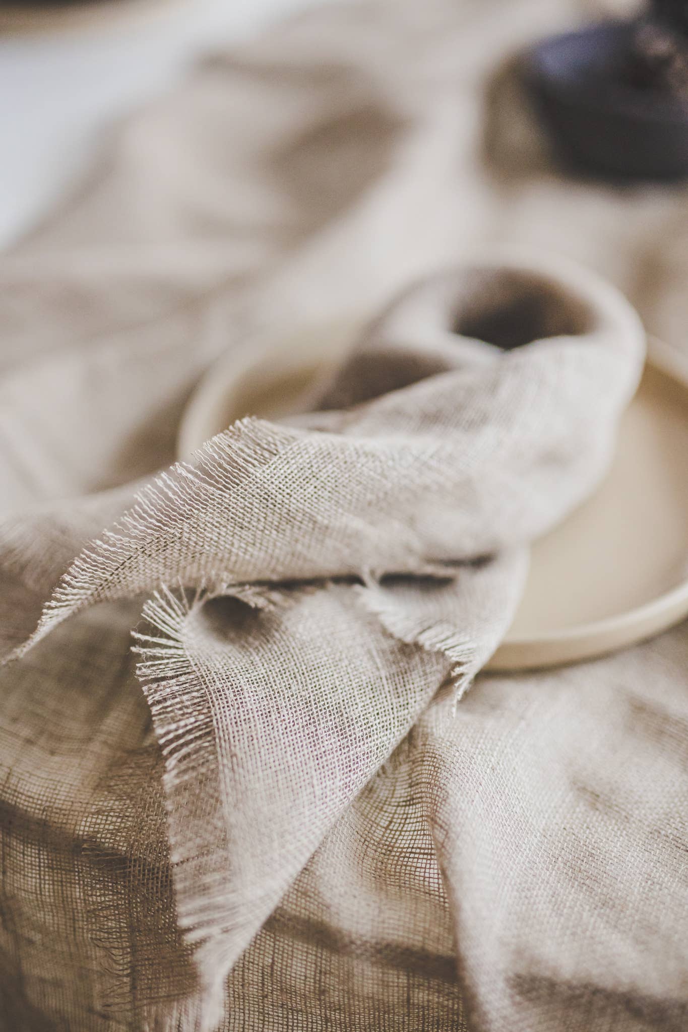 Epic Linen - Wholesale Dinner & Cloth Napkin - Sheer Linen Napkins Set Raw Edge3