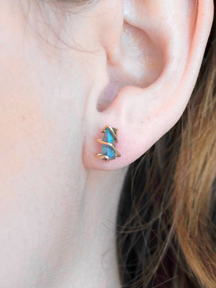 Geo Kristall Ohrstecker - Grüner Turmalin für den Großhandel von Aimee Petkus Jewelry