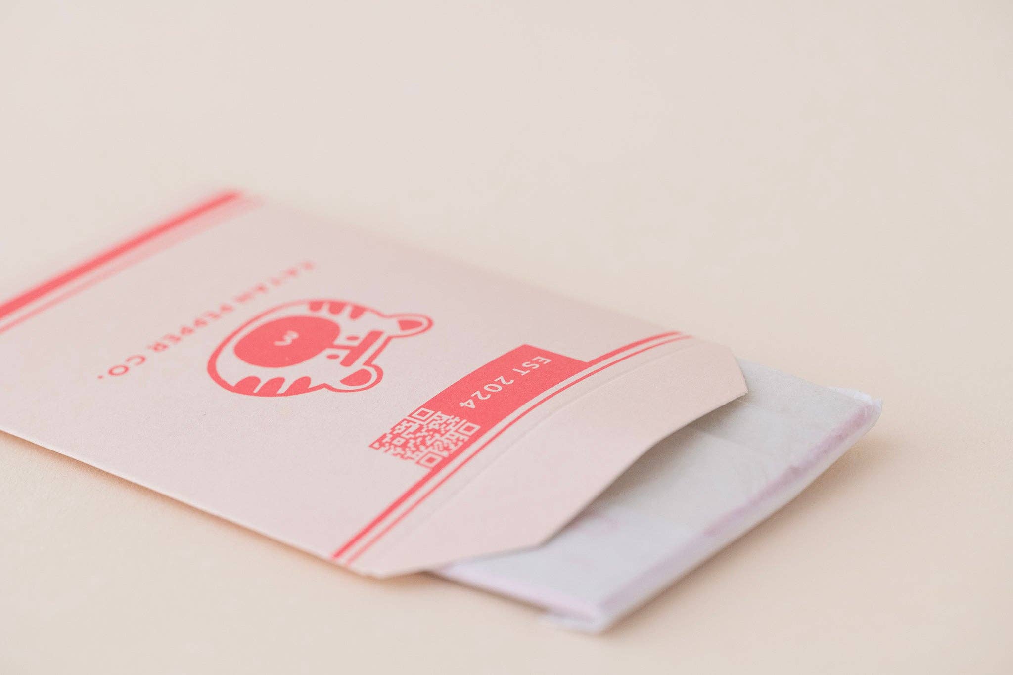 Kayan Pepper Co. - Vendita all'ingrosso Portacarte - Donna - Porta Carte in Pelle Saffiano - Gatto che Scorre il Destino3