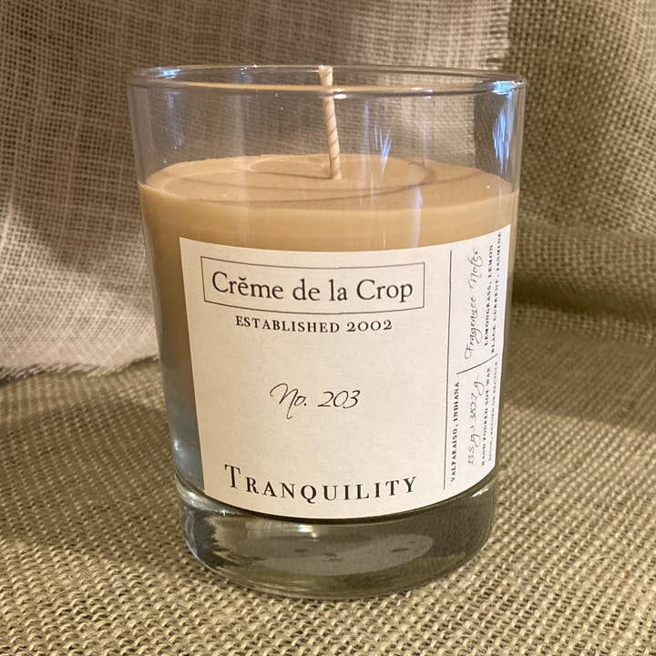 Candela di soia - Tranquility (citronella e corrente nera) per la vendita all'ingrosso da parte di Creme de la Crop, Inc.
