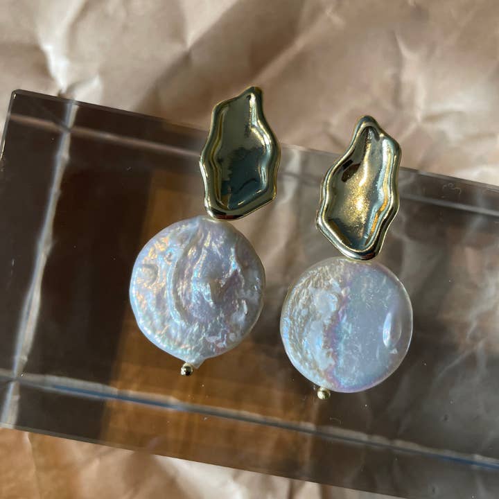 Dove Grey Accessories - Wholesale Dangle Earrings - EMMA PEARL EARRINGS4