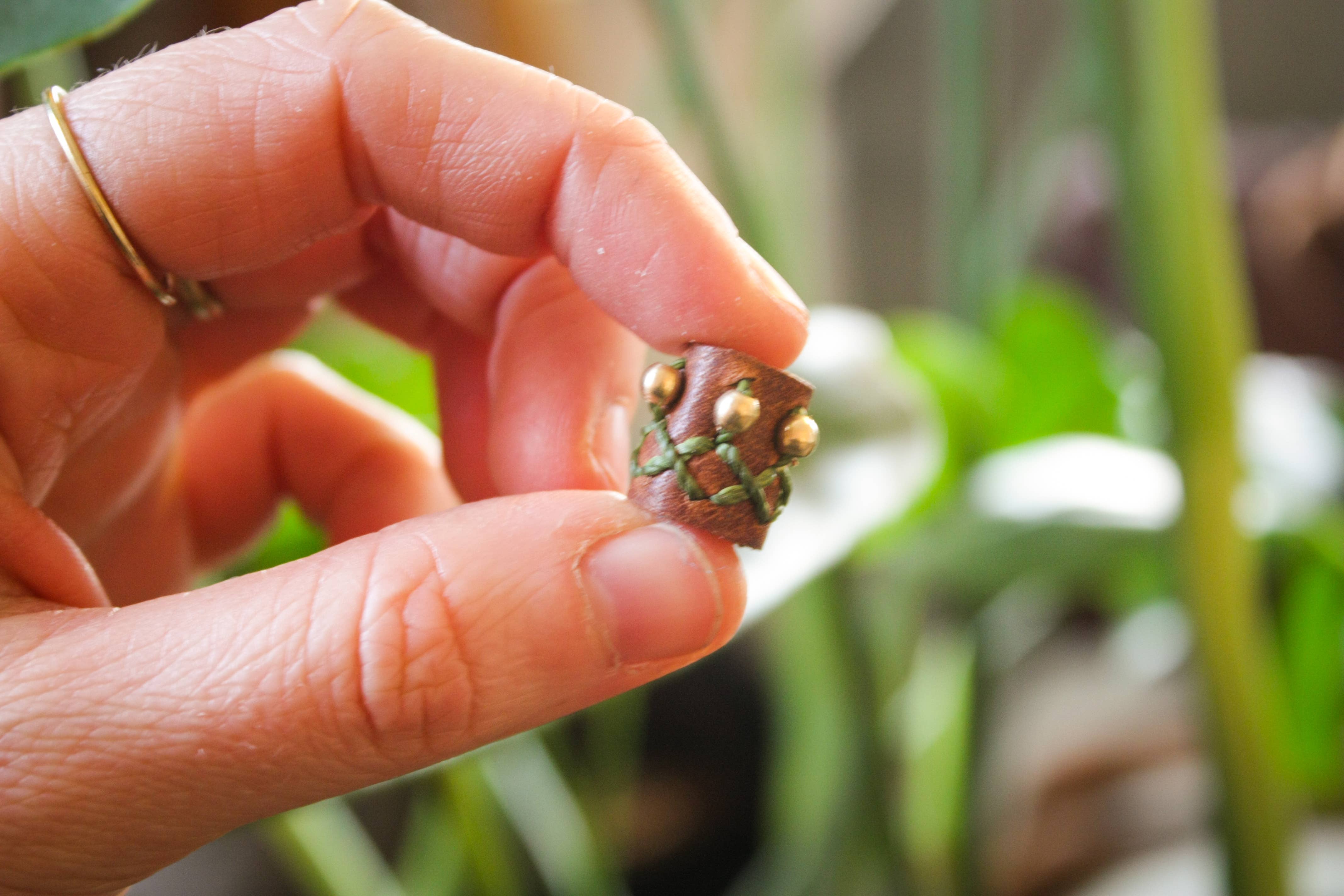 Nomadu - Vente Élastique à cheveux - Perle durable en cuir pour dreadlocks avec détails en laiton - fait main2
