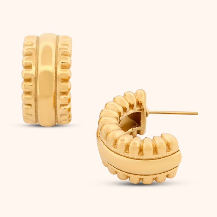 PRESSIE - Wholesale Hoop Earrings - Refined Hoops0