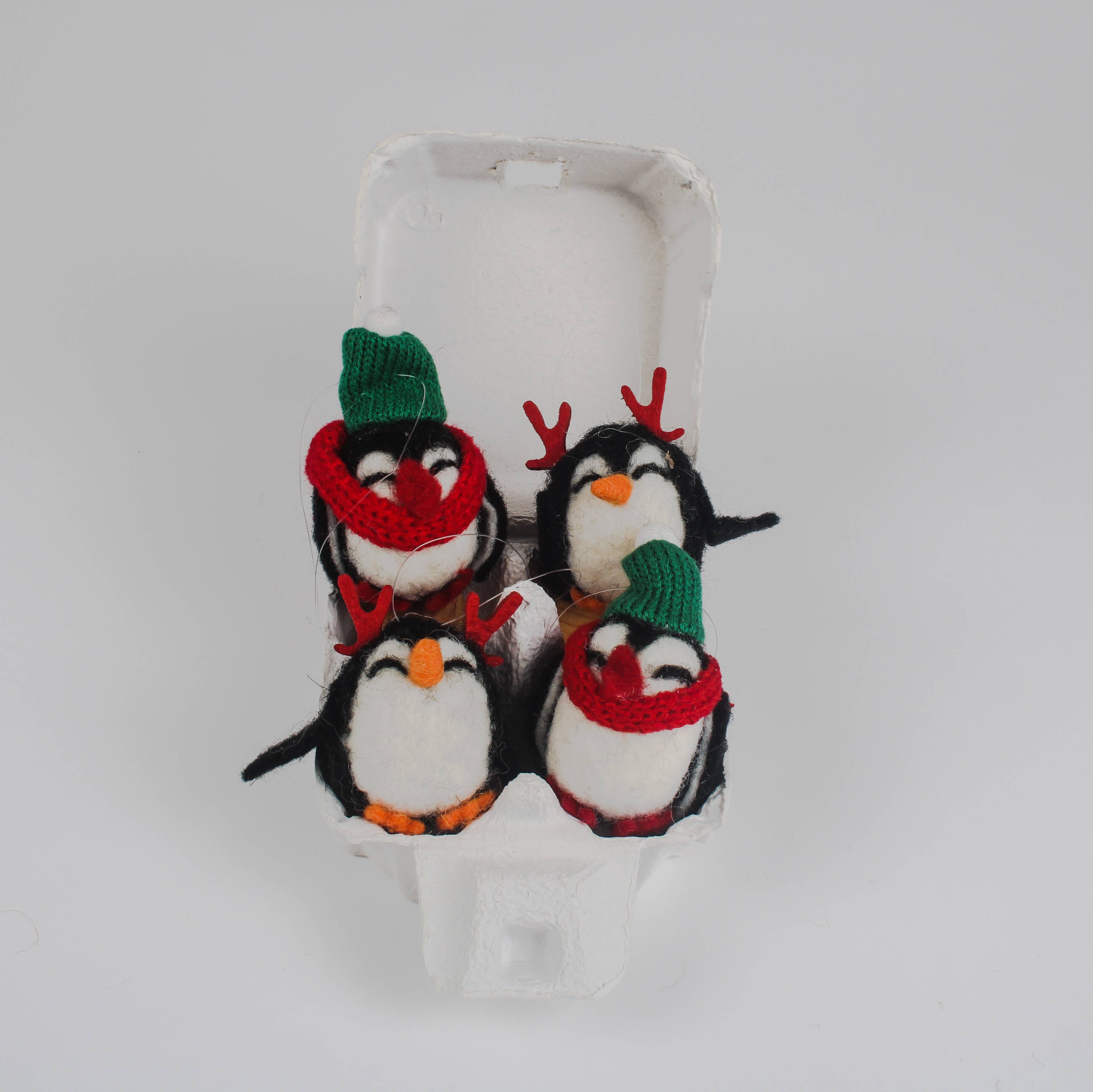 Originals International Ltd - Vente Décoration de Noël - Pingouins en feutre dans une boîte à œufs0