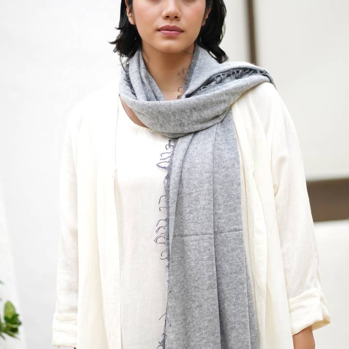 Hand Woven Pure Cashmere Scarf Grey Charcoal for wholesale on Faire
