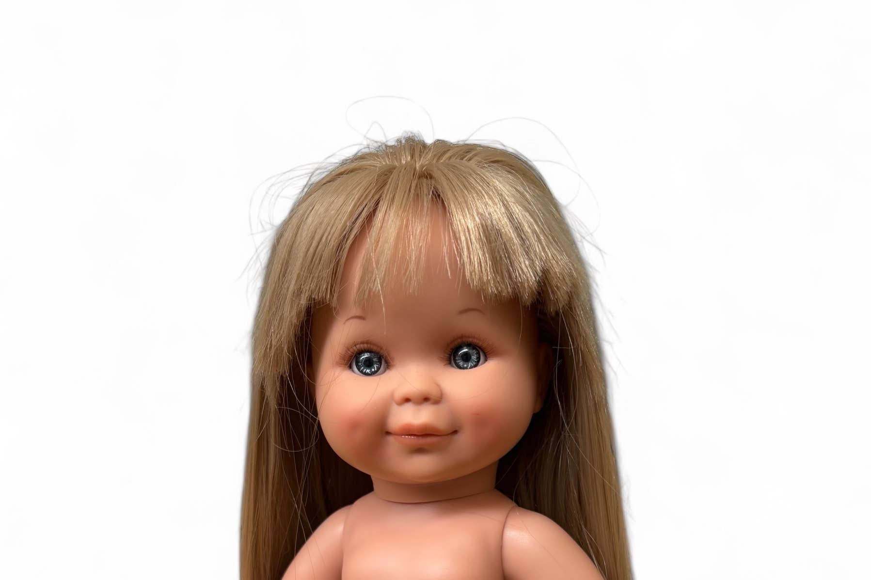 LAMAGIK, S.L. - Wholesale Doll - Kids - Betty with XXL Mane and Blonde Bangs, naked, with gray eyes.1