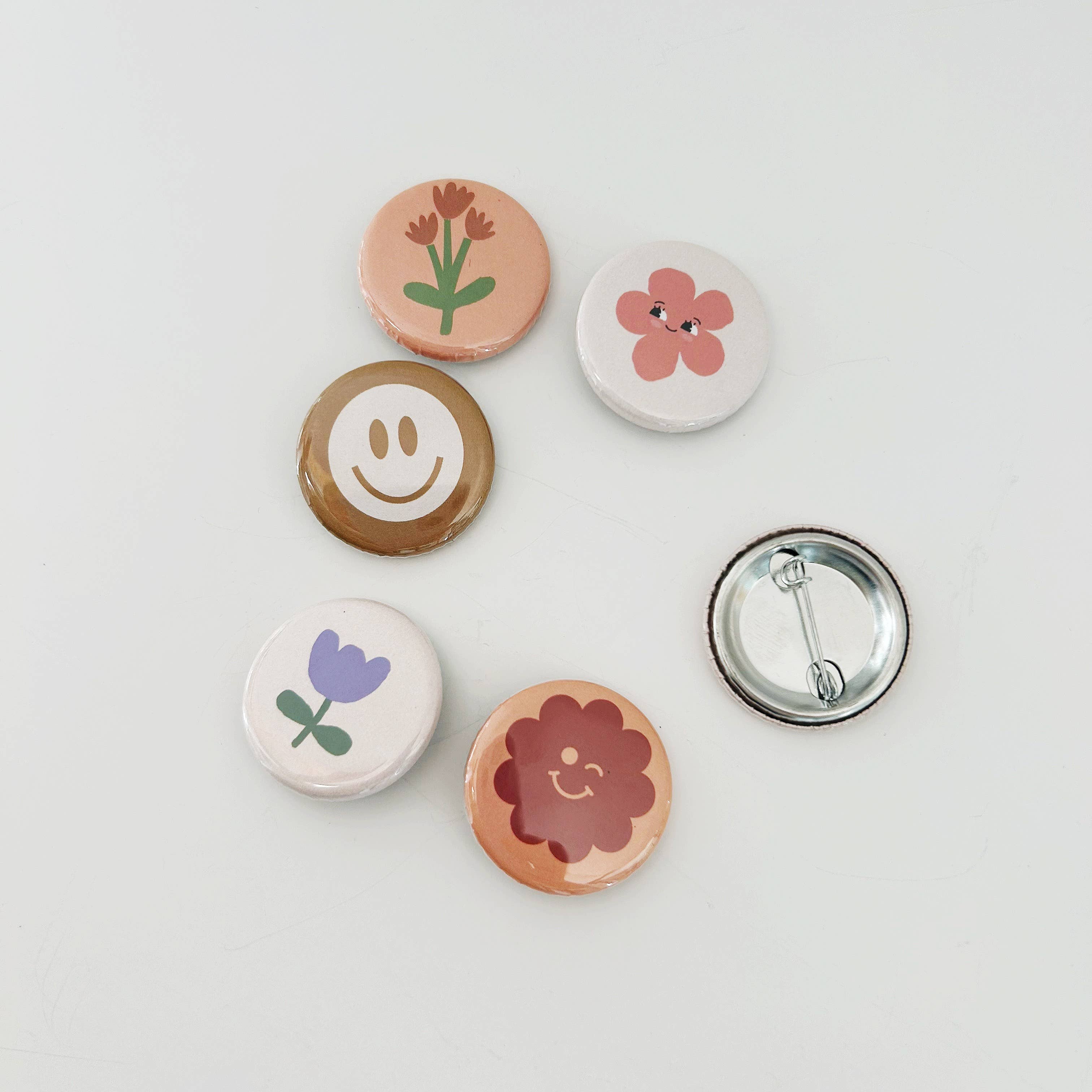 Handpicked Goods - Vendita all'ingrosso Spilla da bavero - Set di bottoni Flower Power1