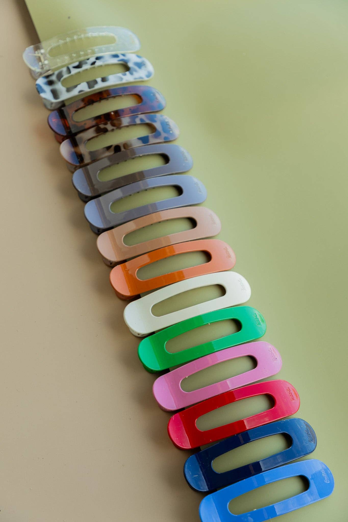 KAXI - Wholesale Hair Clip - Women's - OVERSIZED LAY DOWN CLAWS ( 33 COLORS )73