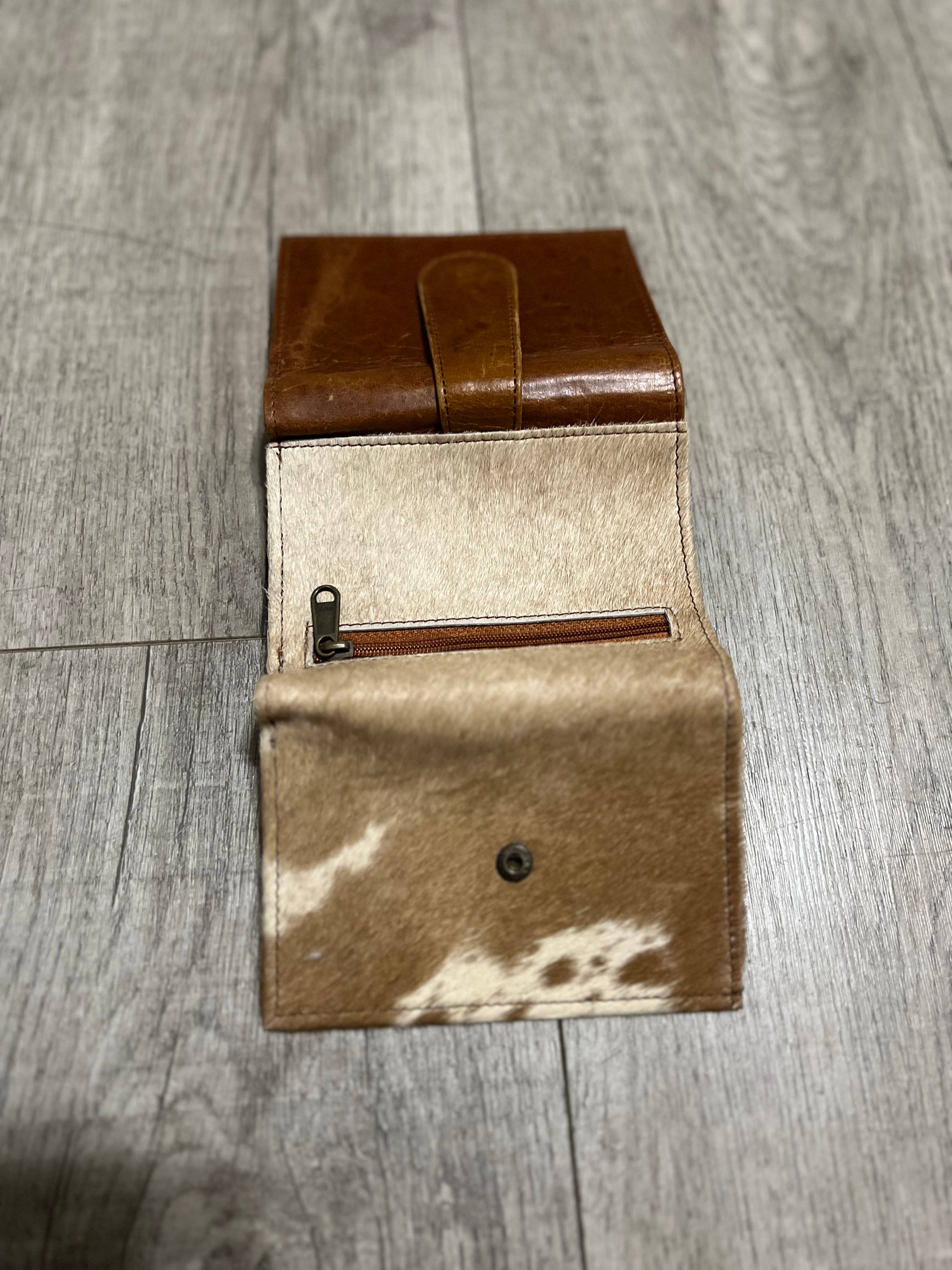 FRINGE & LUXE - Vendita all'ingrosso Portafogli - Donna - Portafoglio a tre ante in pelle bovina1