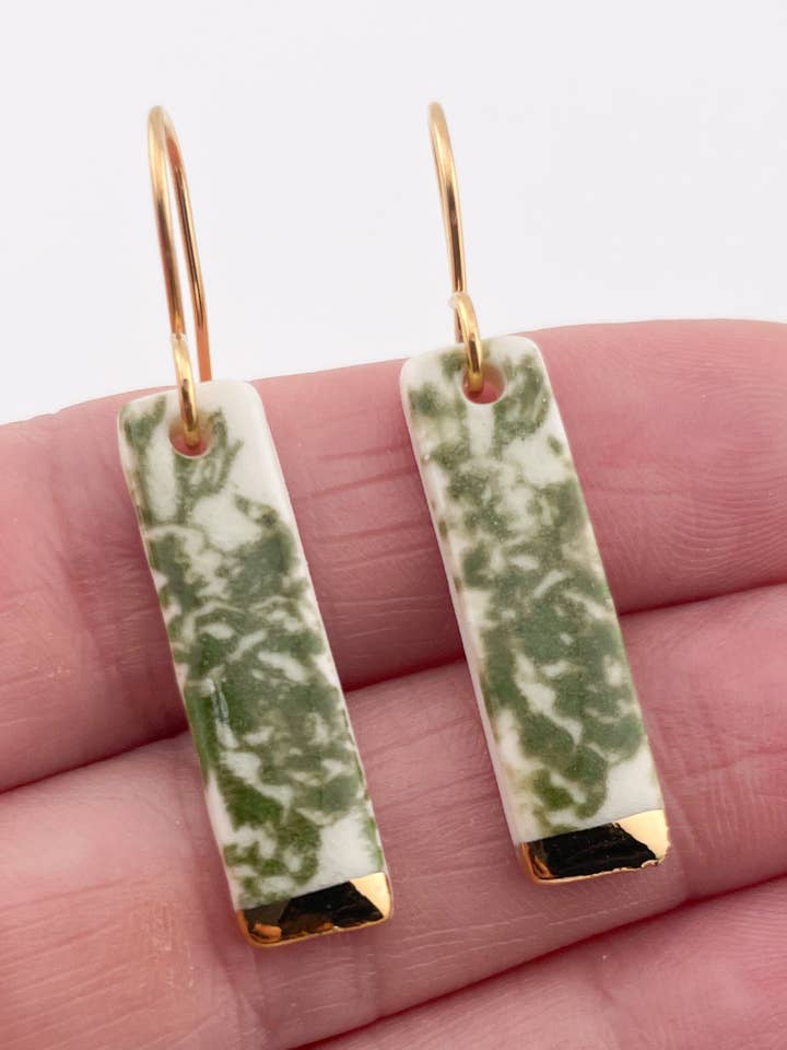 Grüne China schlanke rechteckige Anhänger (Optionen) für den Großhandel von Clay Blanca