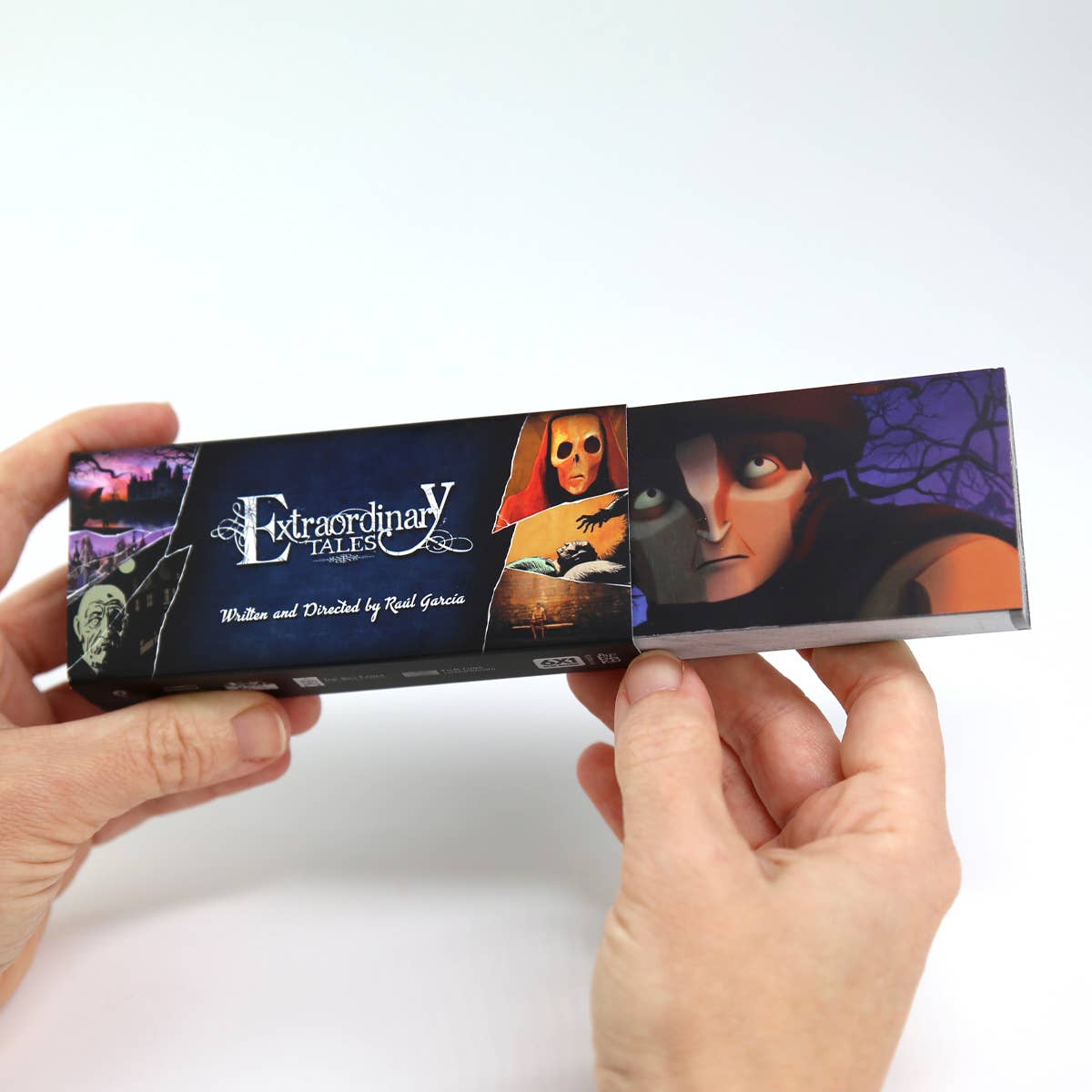 Flipboku - Wholesale Display Book - Extraordinary Tales Flipbook3