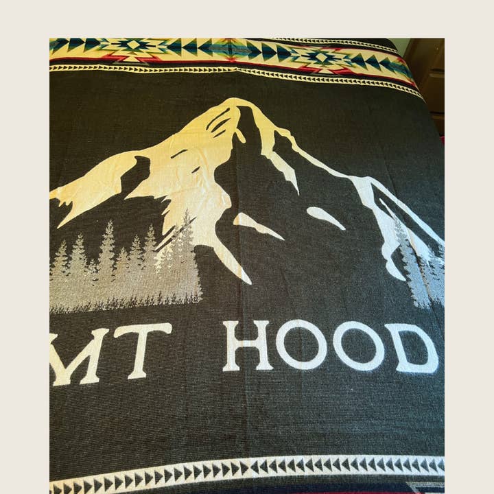 Los Andes Shop - Wholesale Bedding Blanket - Mount Hood Oregon Blanket Queen size | Mountain Blanket5