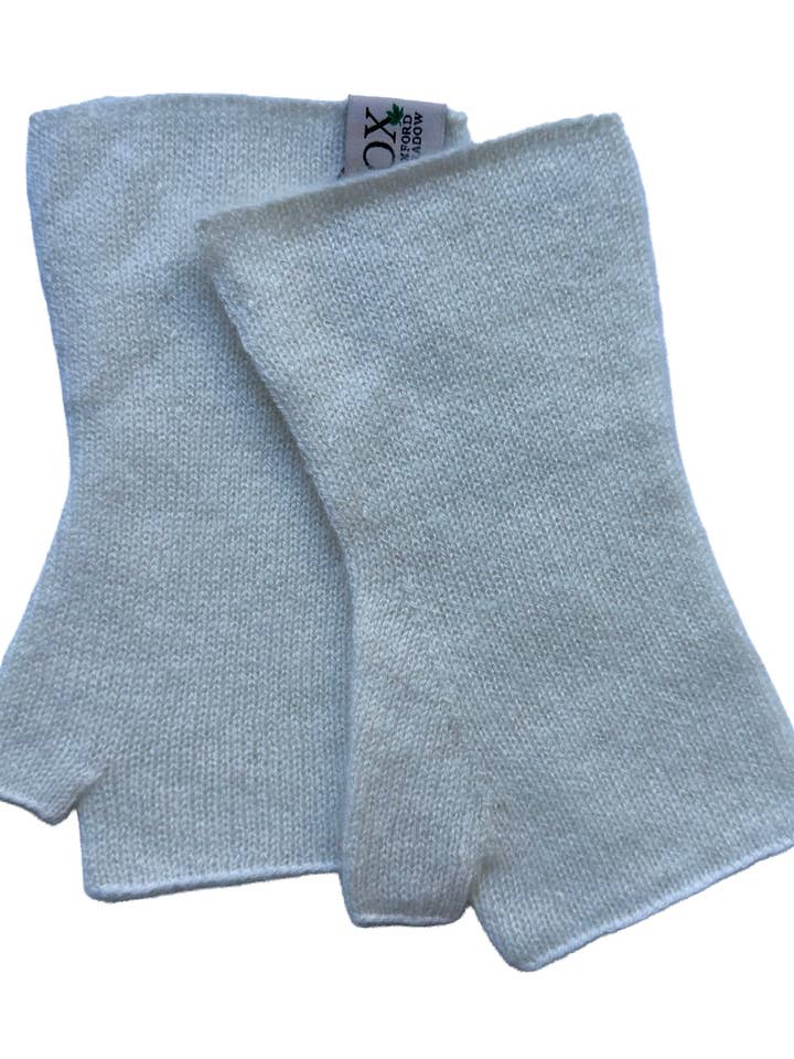 Guantes sin dedos Ox Haven cortos color crema unisex para venta al por mayor de Oxford Meadow Cashmere