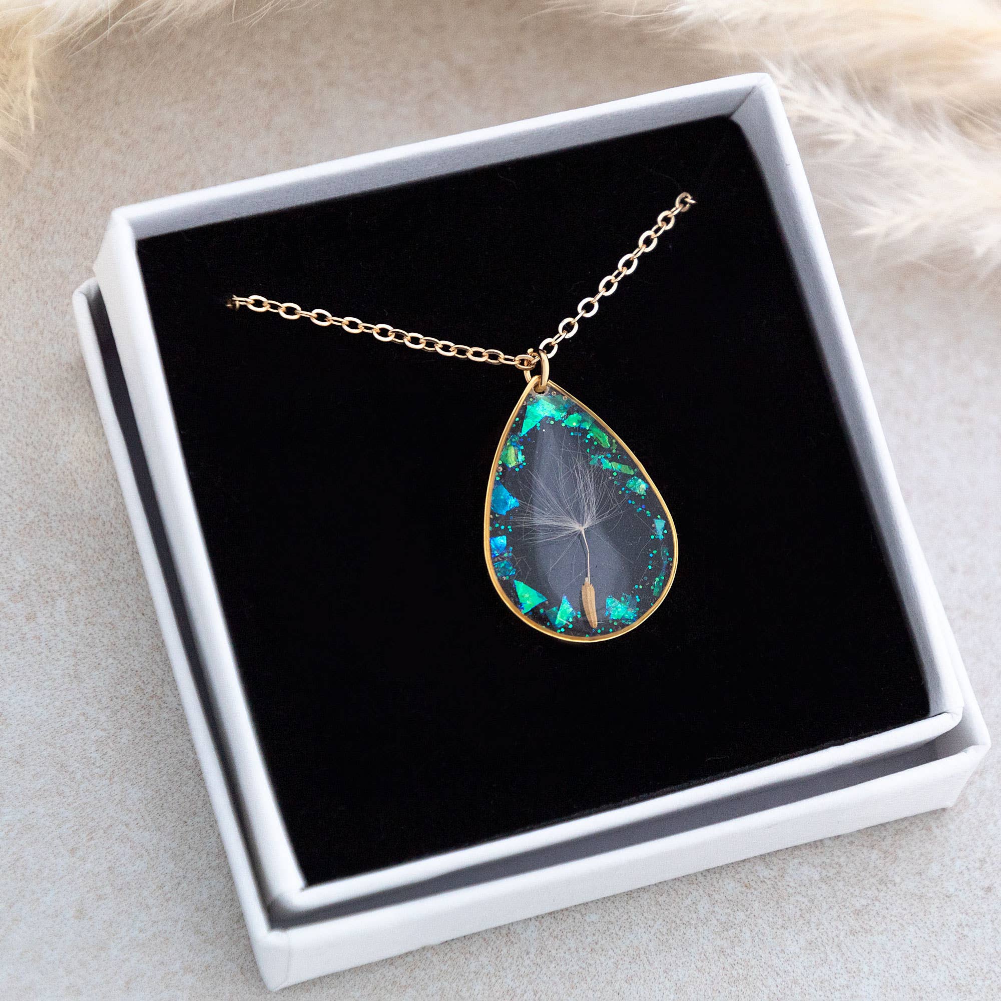 Allie and Posie – wholesale Pendant/charm necklace – Elnora real dandelion iridescent glitter drop necklace2