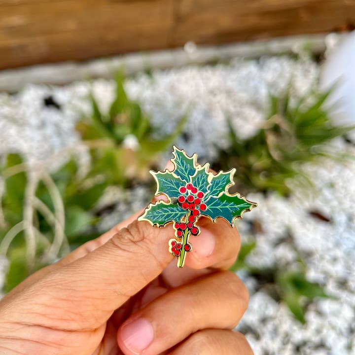 Plant Scouts - Wholesale Lapel Pin/Button - Holly Flower Lapel Pin - December Birth Month Flower Pin