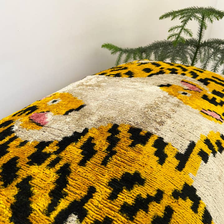 Ikat Atelier - Wholesale Throw/decorative pillow - Ikat Tiger Pillow, Ikat Pillow, Ikat Throw, Ikat Cushion5