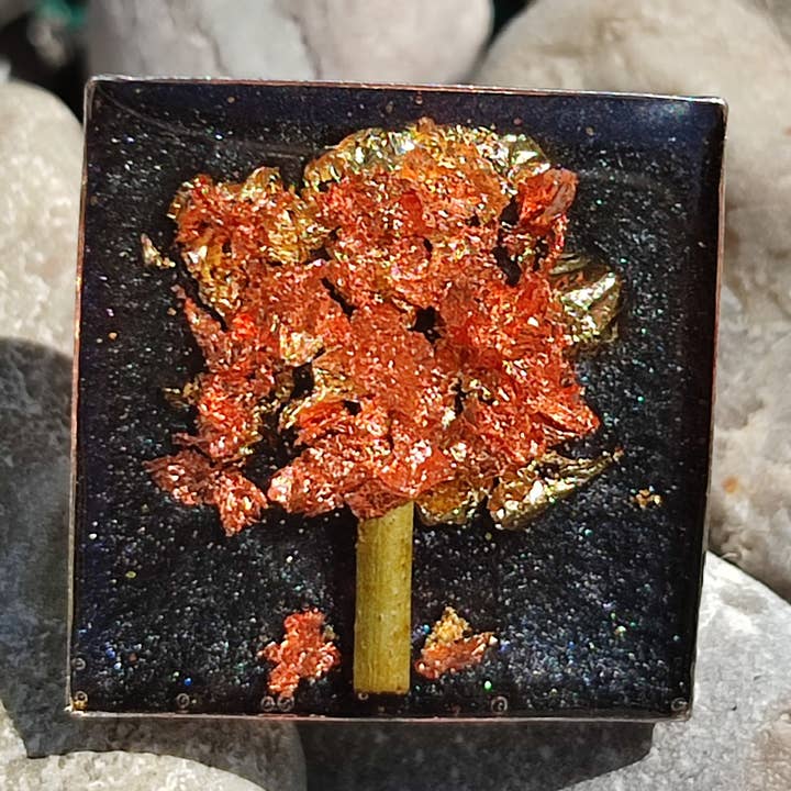 Ring med trädform inuti för wholesale av DioniCreations