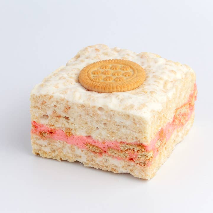 Biscuits et crème aux fraises pour la vente par The Crispery