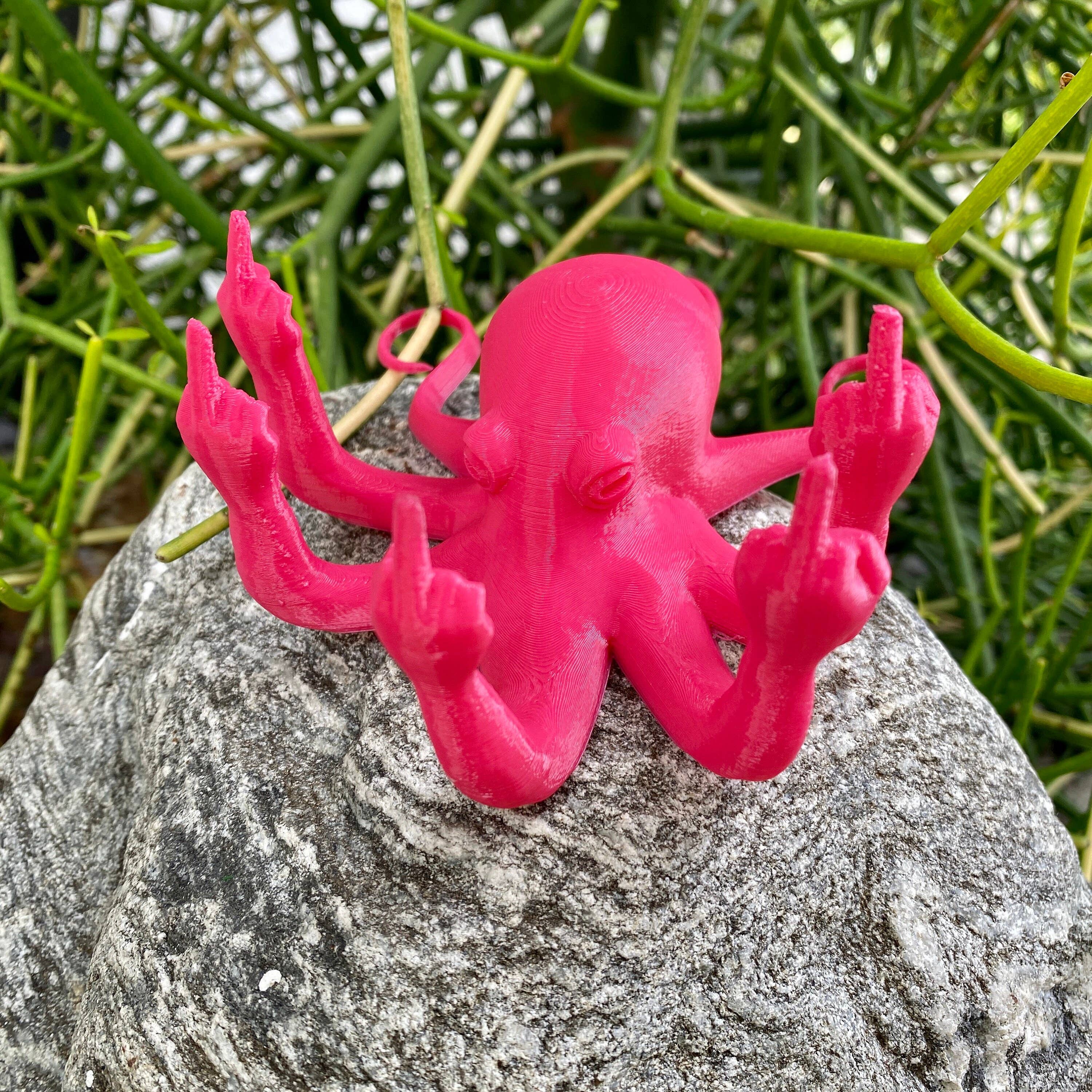 NumanPrints - Vente Cadeau amusant/original - Figurine NumanPrints Angry Octopus Fucktopus - Poulpe en colère avec doigt d'honneur1