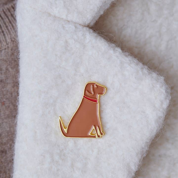 Sweet William Designs – wholesale Brosch – Julhundnål - Rävröd Labrador