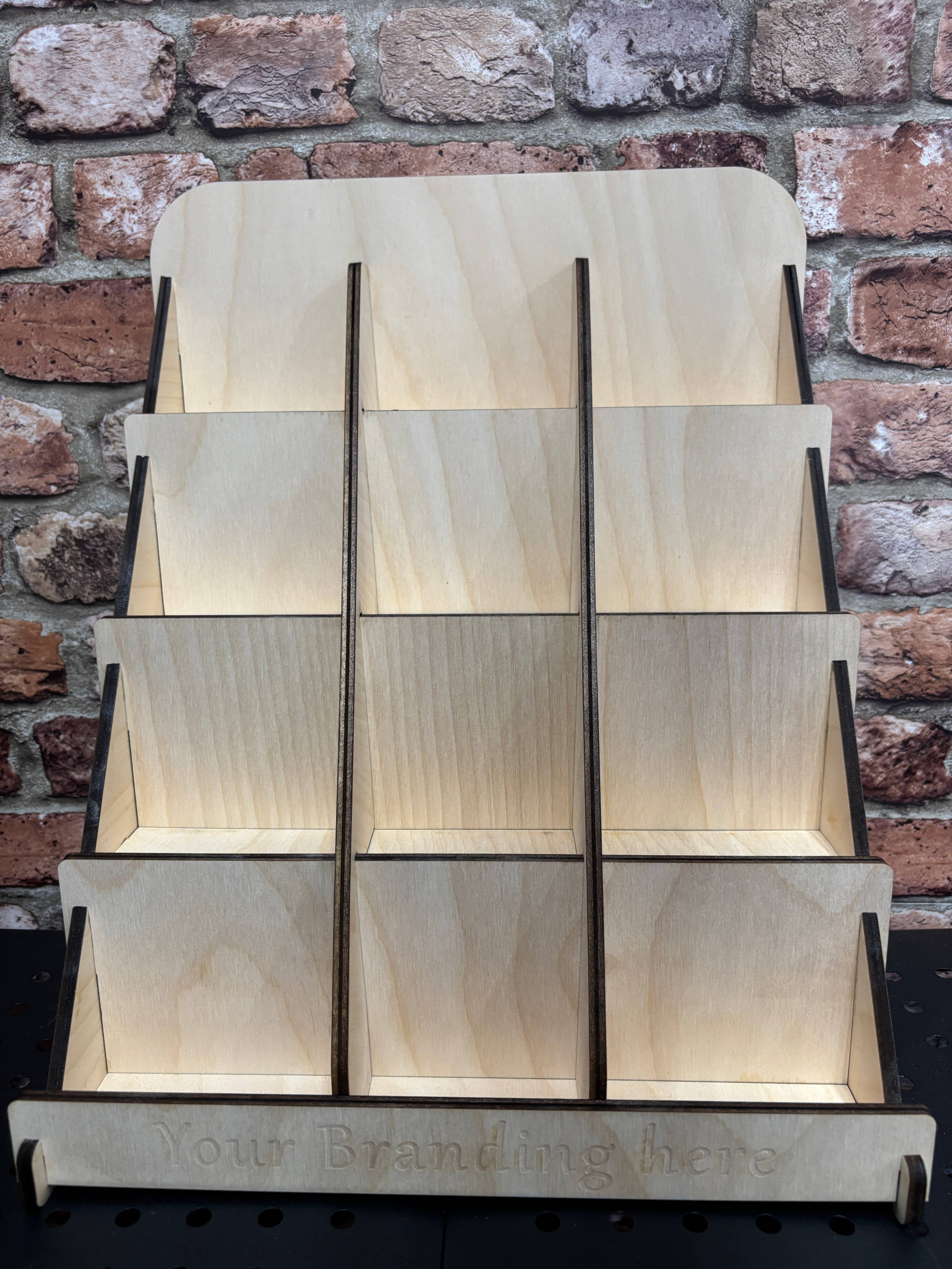 mayos makers – Engroshandel Display til detailhandlere – Trædisplay med 12 flytbare rum til flere formål1