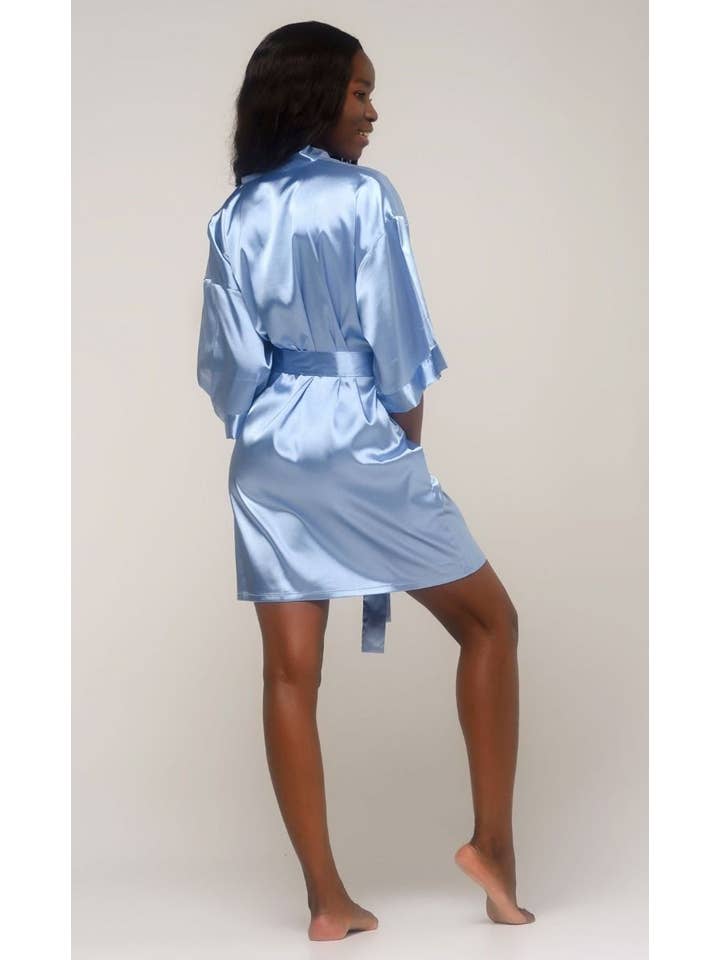 Luftig Blå LM Brands Airy Blue Satin Kimono Kort Klänning LM9060-Airy Blue för wholesale på Faire