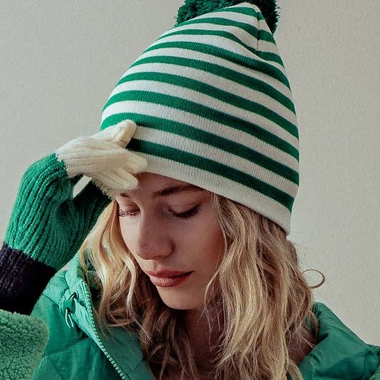 Urban Daizy - Wholesale Beanie - Women's - TWO TONE STRIPE HOLIDAY BEANIE W/POM