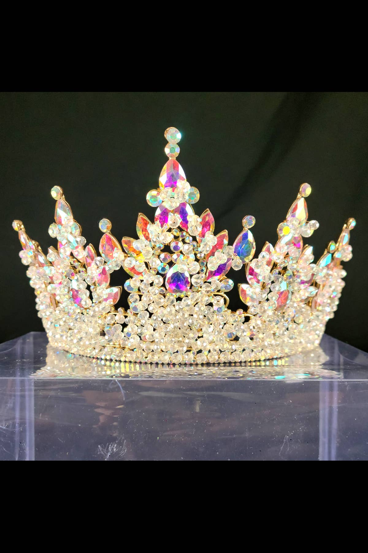 Chicas - Wholesale Tiara - Women's - Beautiful metal tiara with crystal balls and jewels HT9779