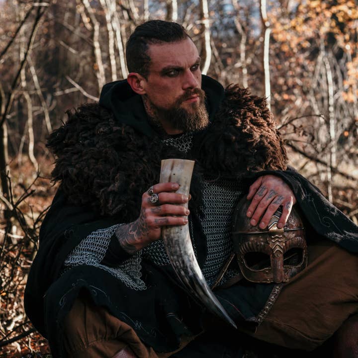 Norse Tradesman - Wholesale Drinking Glass/Cup - Curved Viking Drinking Horn (Plain)3