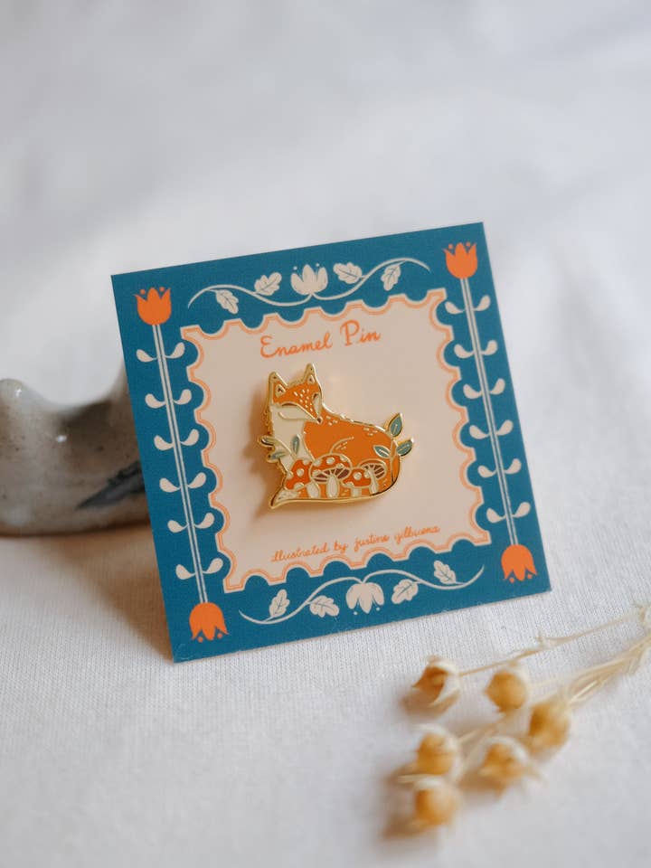 Épinglette en émail Fox in Forest pour la vente par Justine Gilbuena