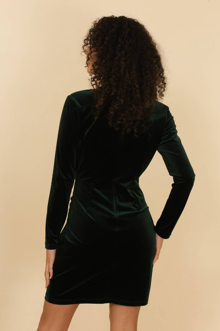 Attentif Paris – Engroshandel Kjole - Dame – Velourkjole med V-hals11