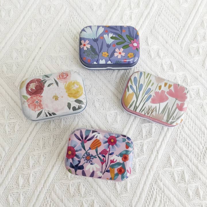 SChandworks - Wholesale Embroidery/Cross Stitch Supplies - Small Magnetic Needle Case 8