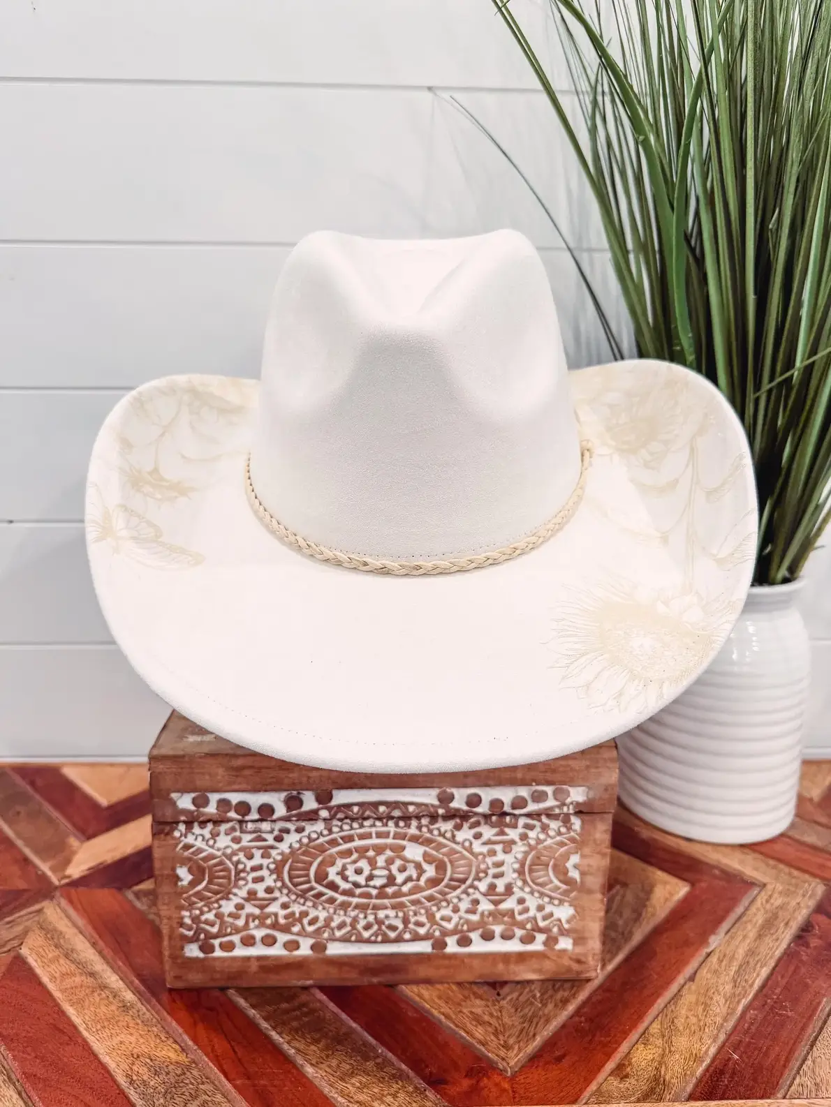 Willie & Dolly Designs – wholesale Cowboyhatt - Dam – Graverad blommig hatt5