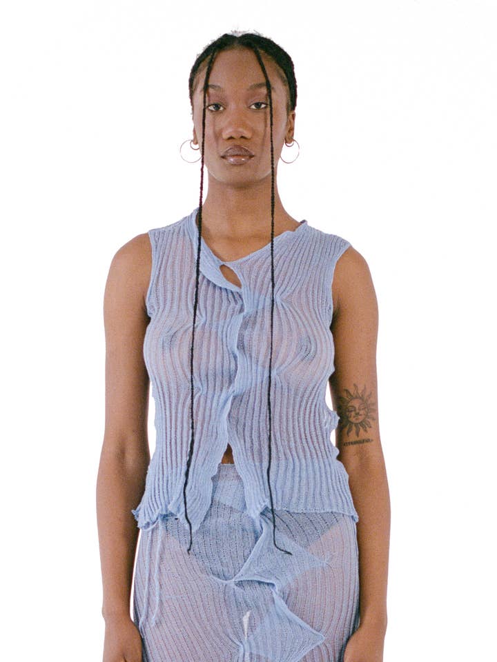 Top in lino blu per la vendita all'ingrosso da parte di Samudāy Studios