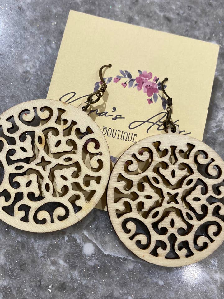 Runder Ausschnitt für den Großhandel von Nina’s Attic