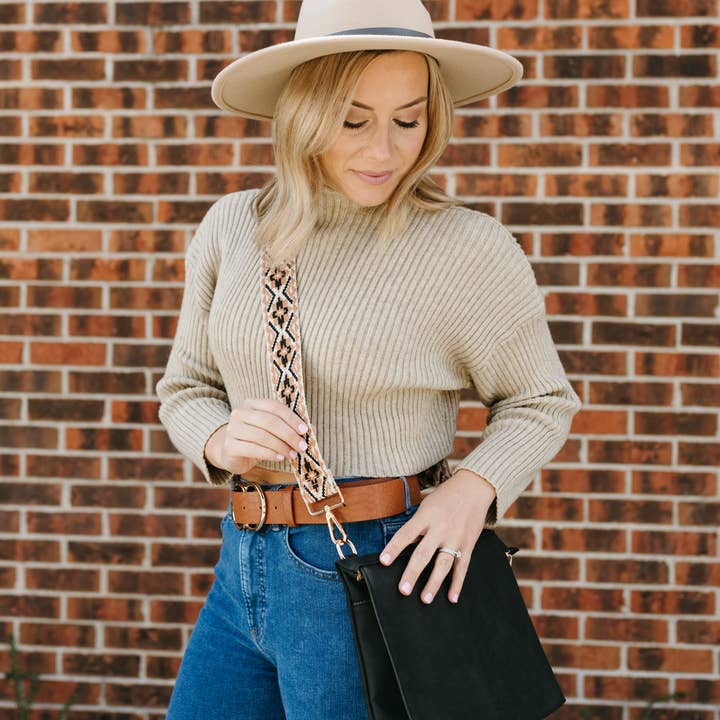 Thomas and Lee Company - Wholesale Crossbody Bag - Women's - Classic Vegan Leather Crossbody Messenger Bag