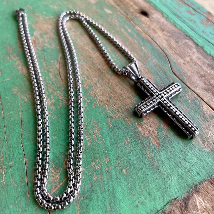 Love and Honor Jesus LLC - Wholesale Halskettinghanger - Brave Cross halsketting van roestvrij staal2