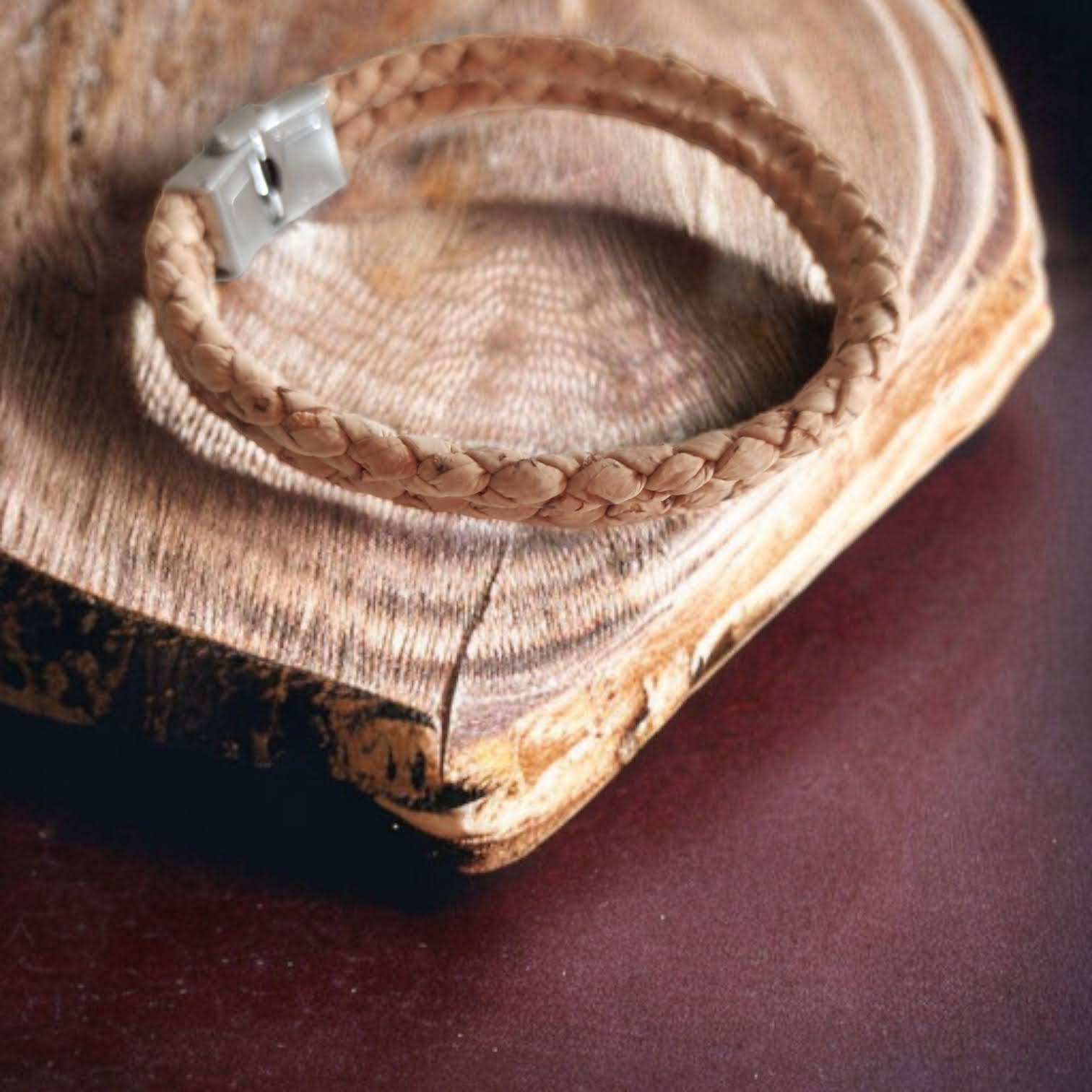 Karmyliege – Pulseira entrelaçada/entrançada por atacado – Pulseira masculina ‘Leo’ de cortiça trançada1