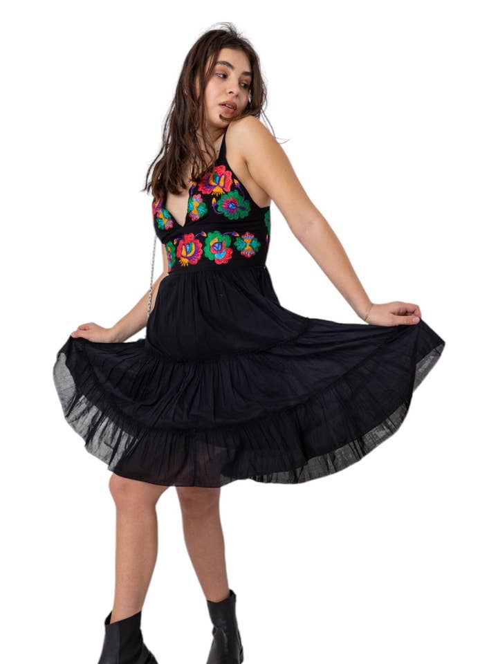 La robe Davana pour la vente par Ragtribe Ethical Clothing