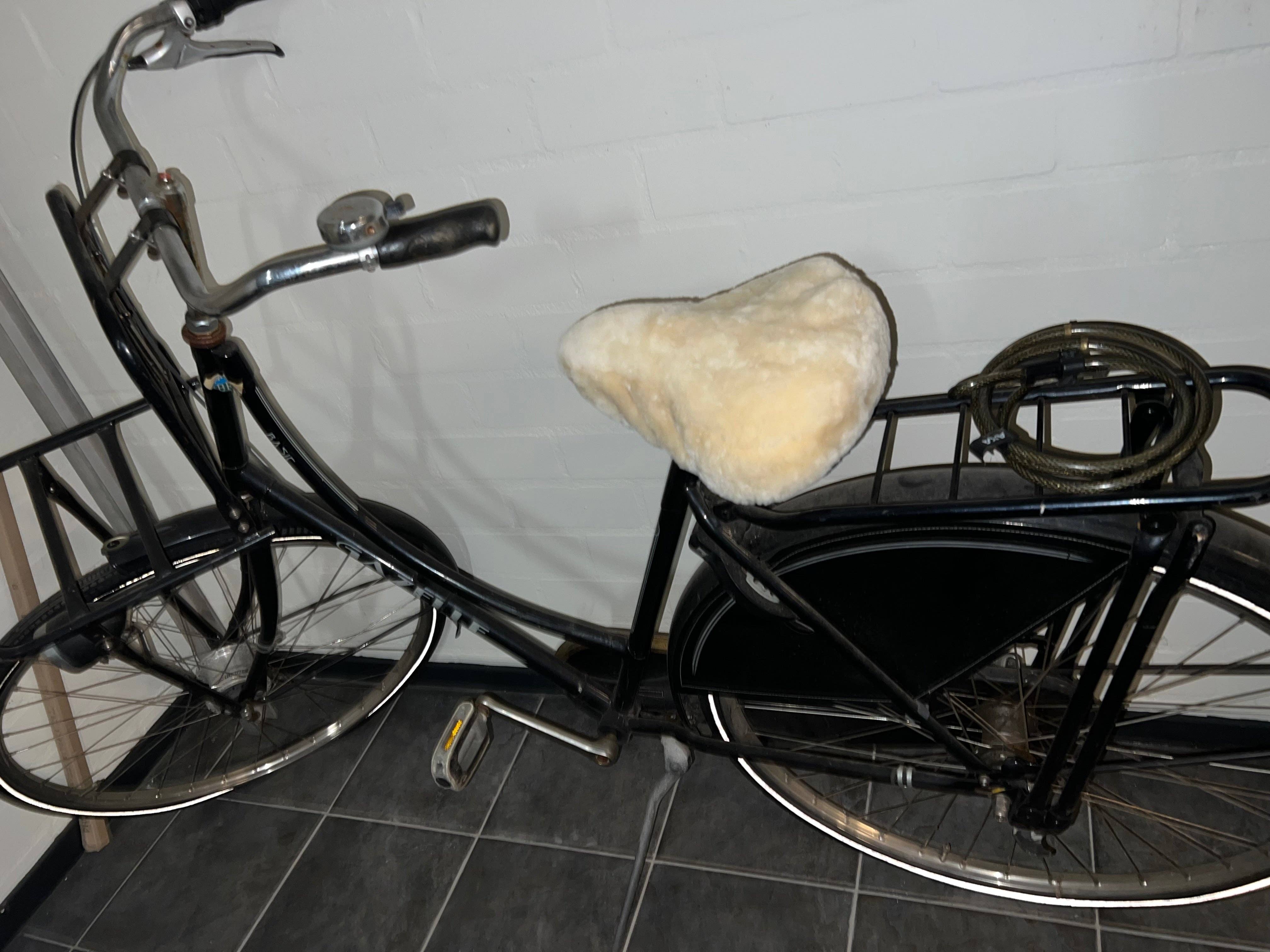 WeeSkins Holland - Wholesale Biking Accessories - Sheepskin Bicycle Saddle Covers2