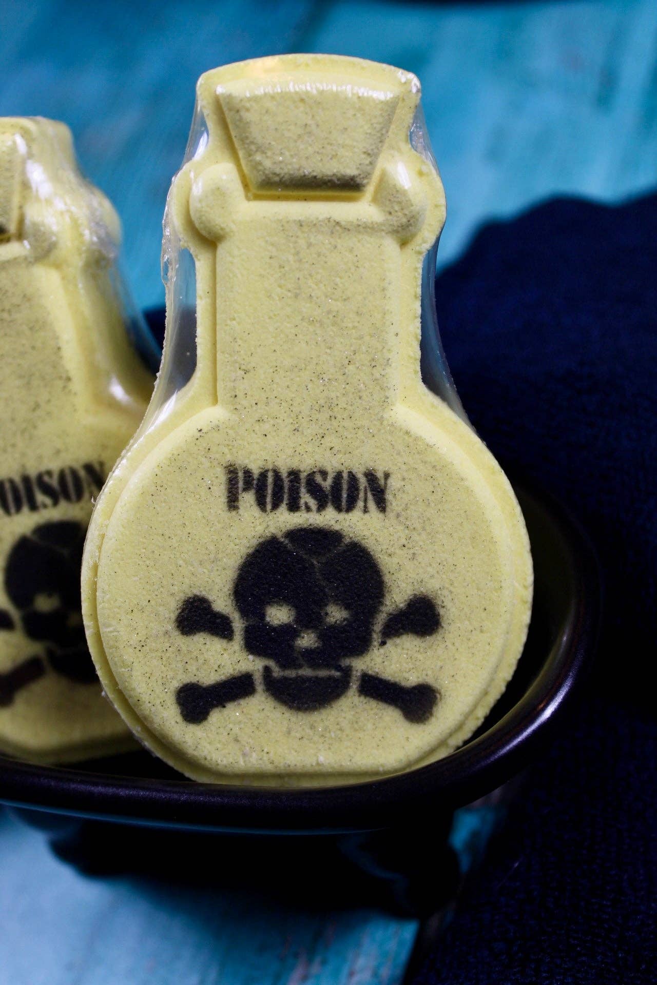 Wicked Bubbles LLC - Wholesale Bath Bomb/Fizz - Bath bomb - 4.5 oz - Potion Bottle1