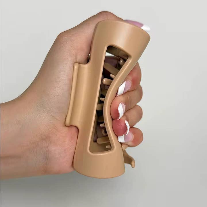 LOOP Lifestyle - Wholesale Hair Clip - Women's - The Lorelai Claw Clip5